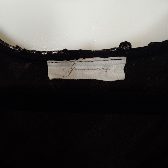 Janeric - Picture 2 of 4